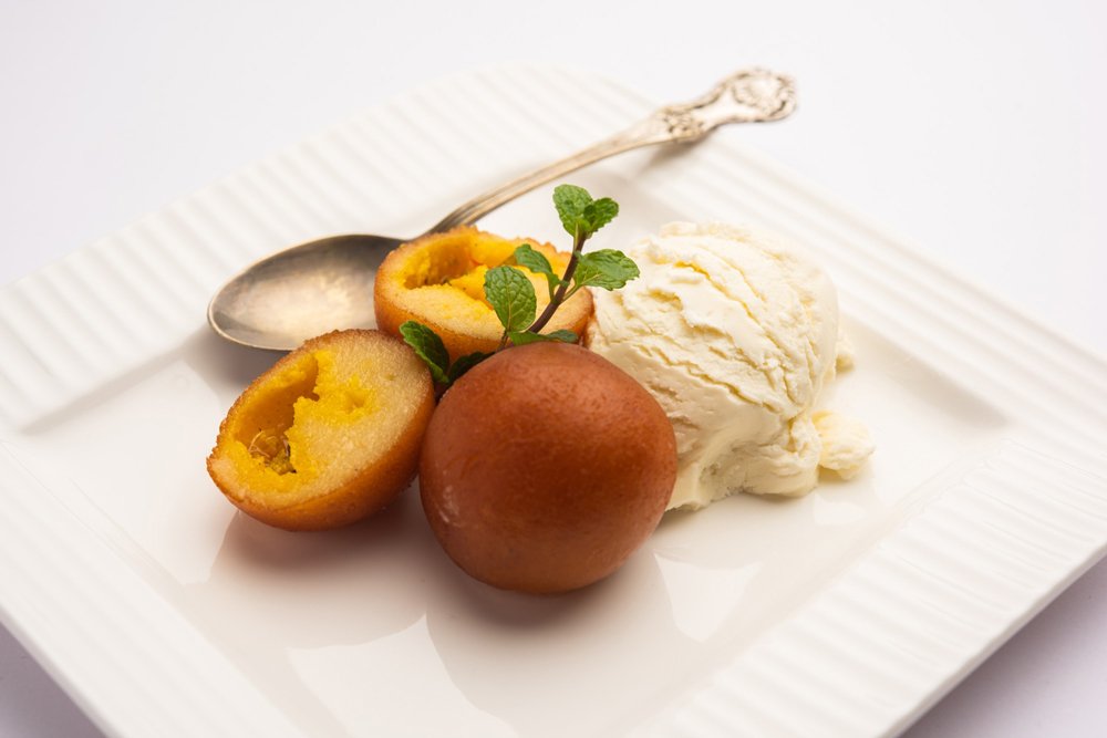 gulab jamun with ice-cream